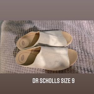 Dr Scholls sandals size 9